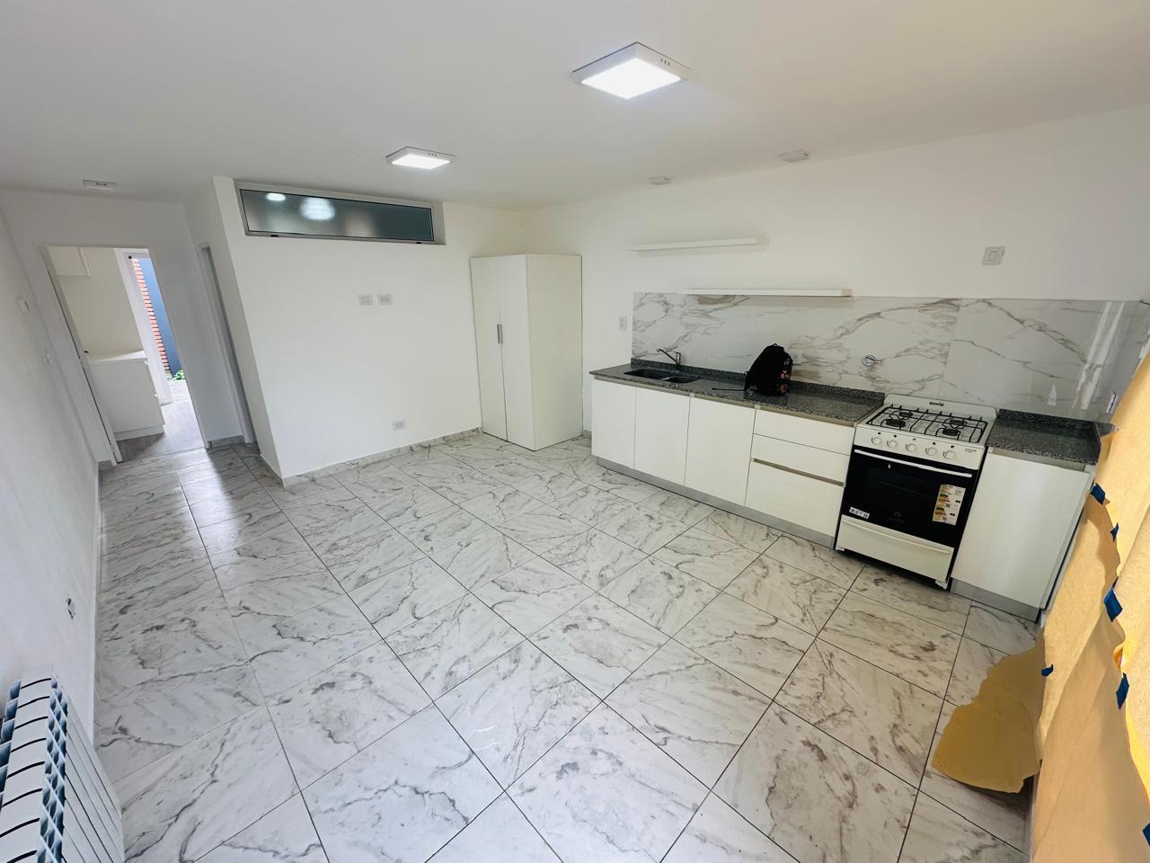 Foto de ALQUILER CASA 2 AMBIENTES CON PATIO Y TROTADORA PARA AUTO, imagen 2