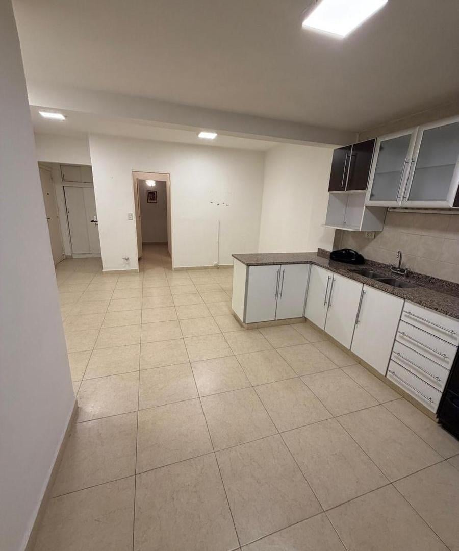 Foto de DEPARTAMENTO 2 AMBIENTES ZONA PLAZA COLON, imagen 5