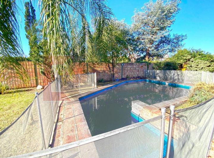 Casa Amoblada en Alquiler - Cerro de las Rosas - Zona Norte 3