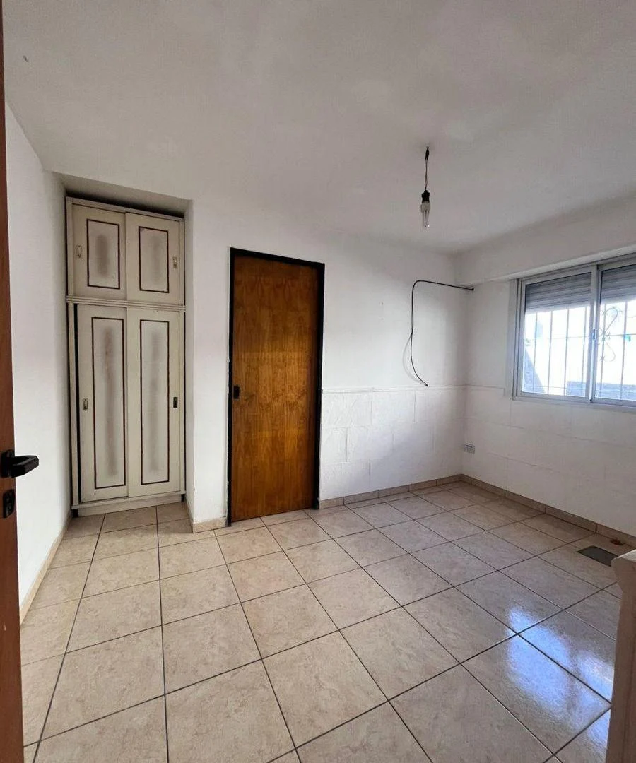 Foto de PH interno 2 ambientes con patio en alquiler – Lanús Este, imagen 3