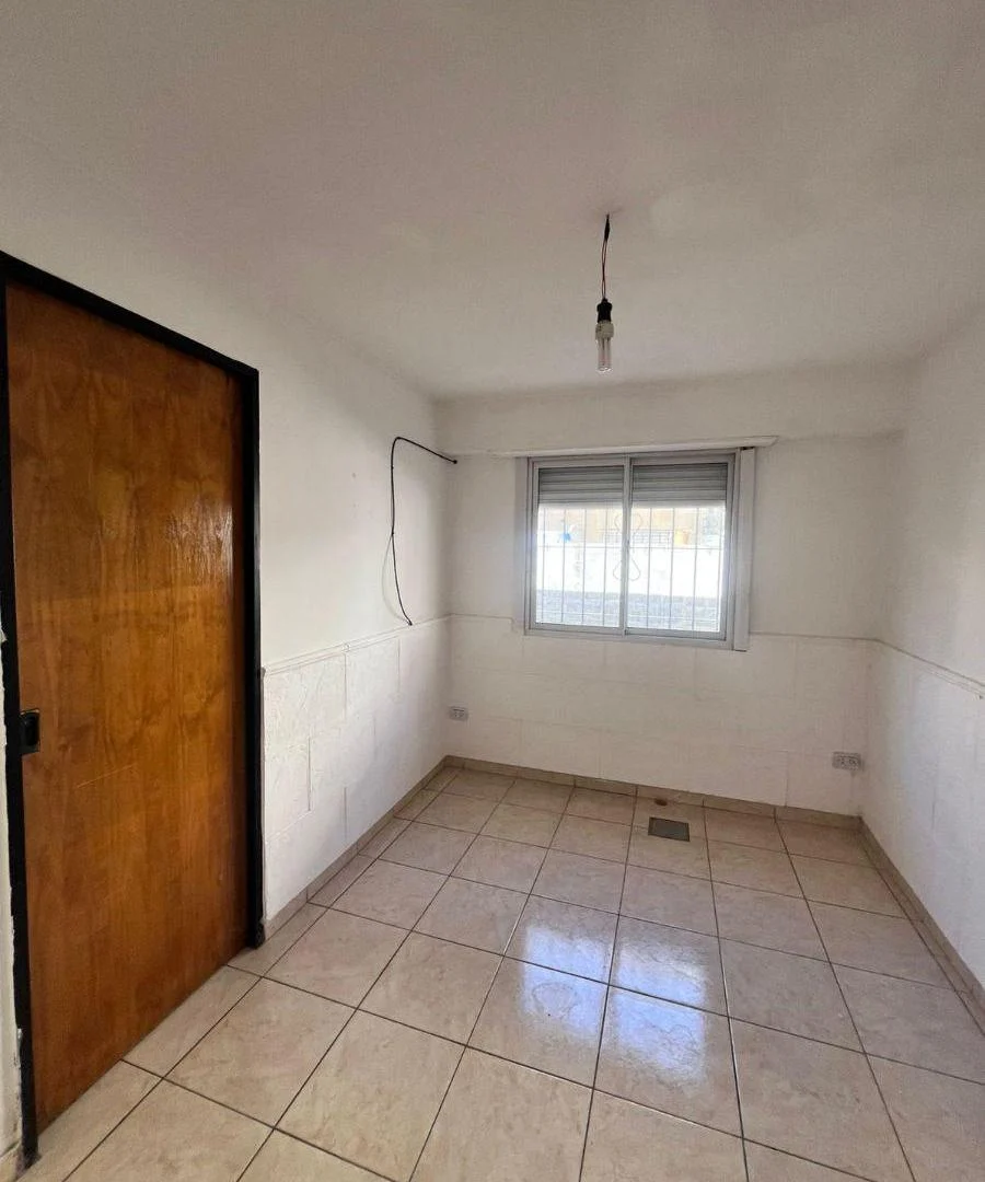 Foto de PH interno 2 ambientes con patio en alquiler – Lanús Este, imagen 4