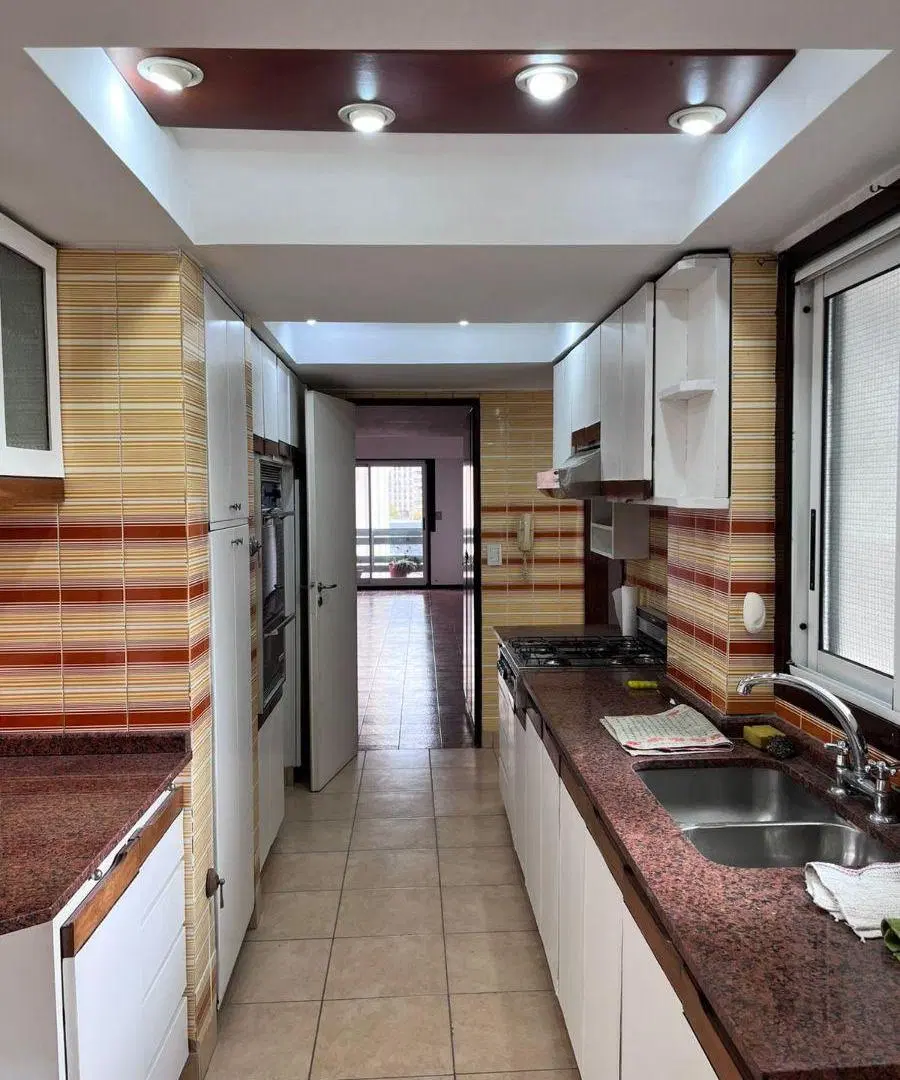 Departamento 4 ambientes con cochera – Doble acceso – Excelente estado – Lanús Centro 2