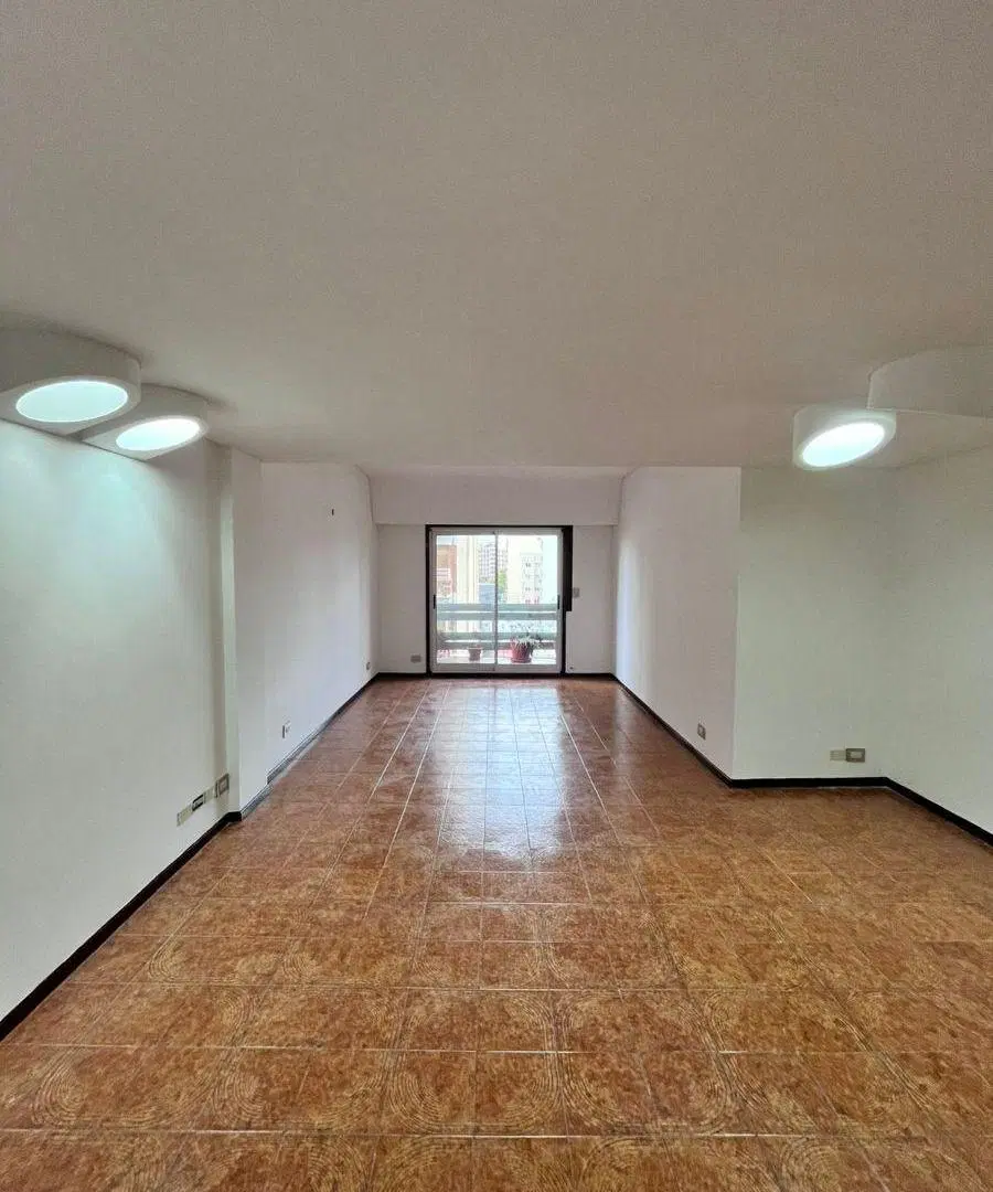 Departamento 4 ambientes con cochera – Doble acceso – Excelente estado – Lanús Centro 5