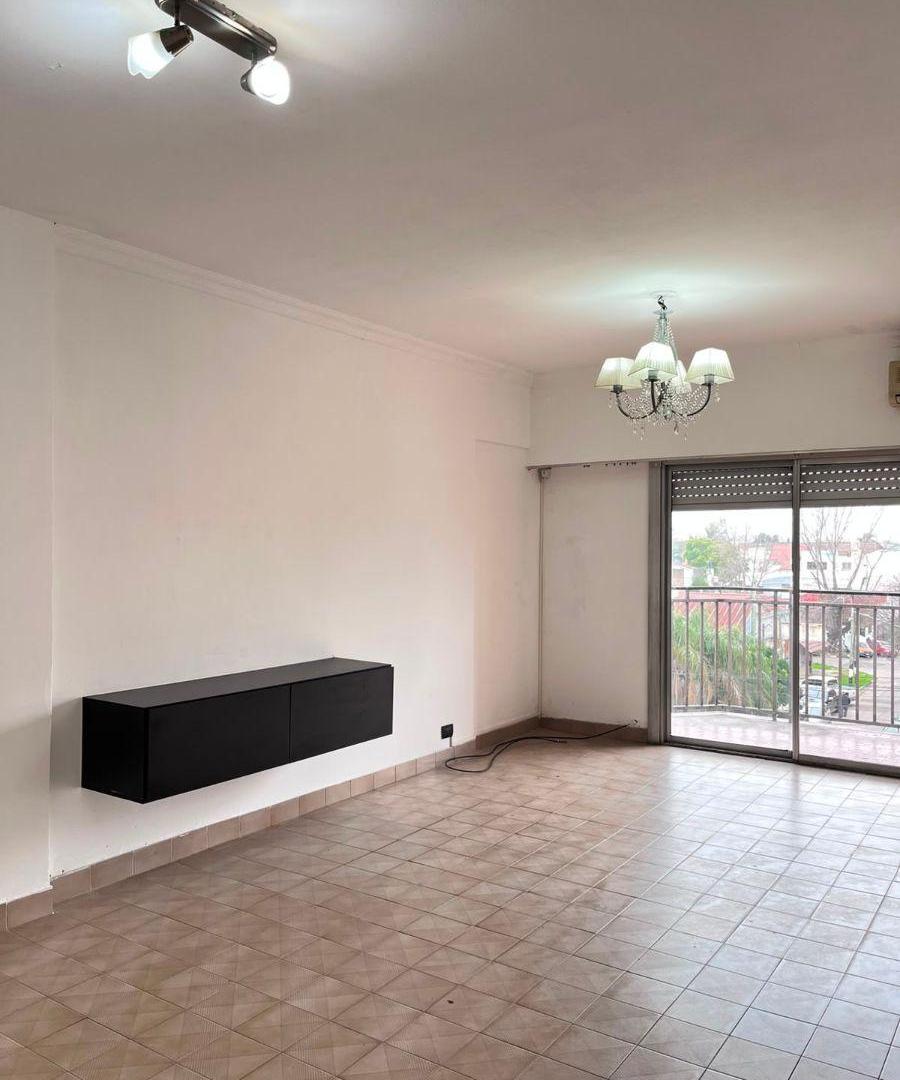 Foto de Amplio Departamento en alquiler - 4 Ambientes en Excelente Estado, imagen 1