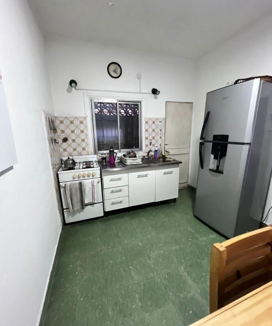 Foto de Casa de 3 ambientes en alquiler con garaje – Excelente estado – Lanús, imagen 1