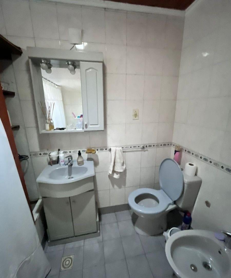 Foto de Casa de 3 ambientes en alquiler con garaje – Excelente estado – Lanús, imagen 5