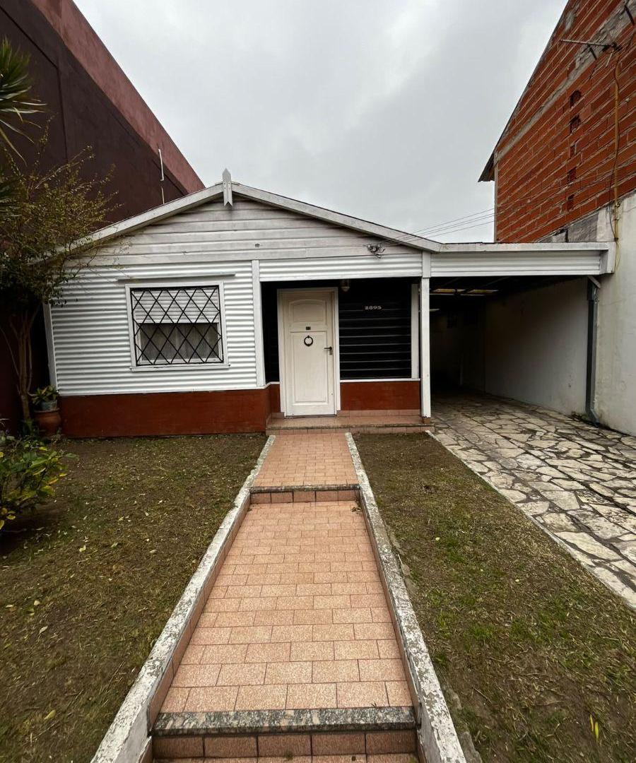 Foto de VENTA | CASA DE CONSTRUCCIÓN EN SECO SOBRE AMPLIO LOTE – LANÚS ESTE, imagen 1