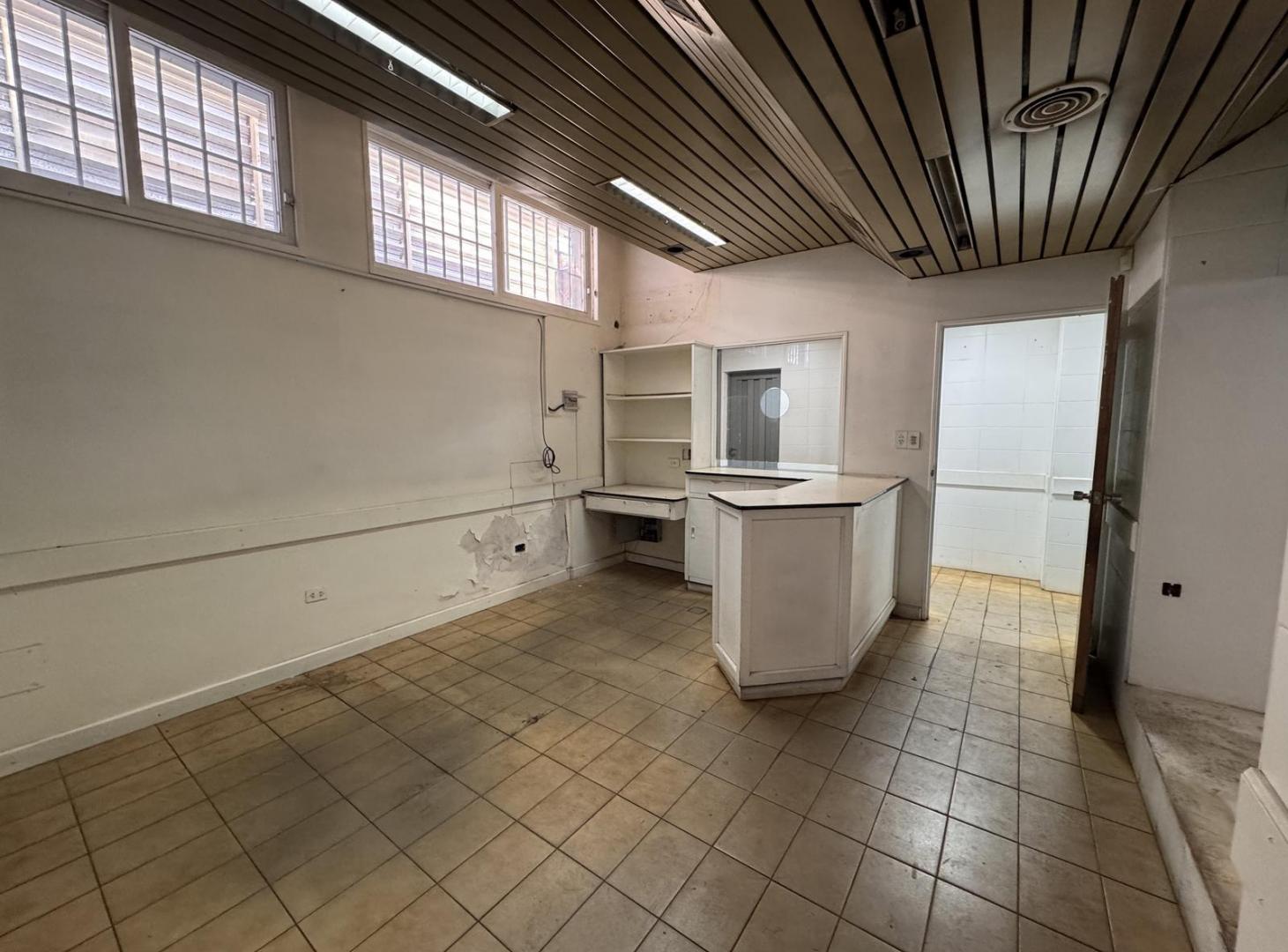 Foto de NAVE INDUSTRIAL 541 M² CUBIERTOS | MUNRO | ZONIFICACIÓN I1 | A 3, imagen 2