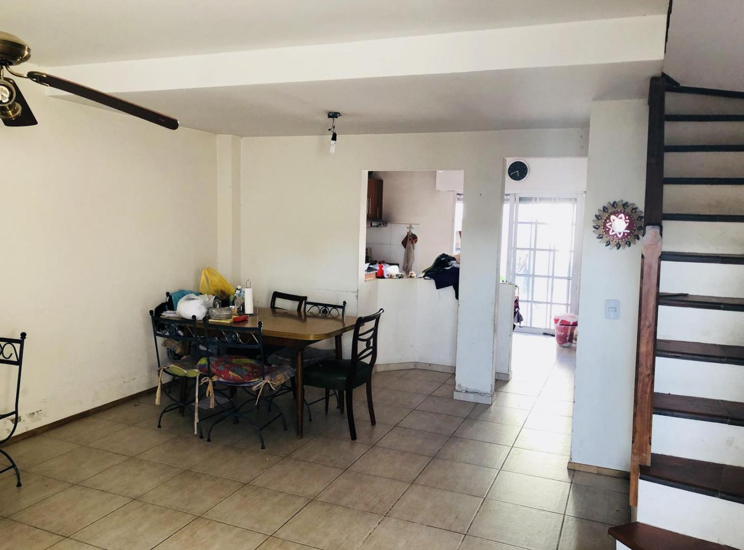 Foto de Dúplex de 3 dormitorios con jardín, parrilla y cochera para 2 autos, imagen 1
