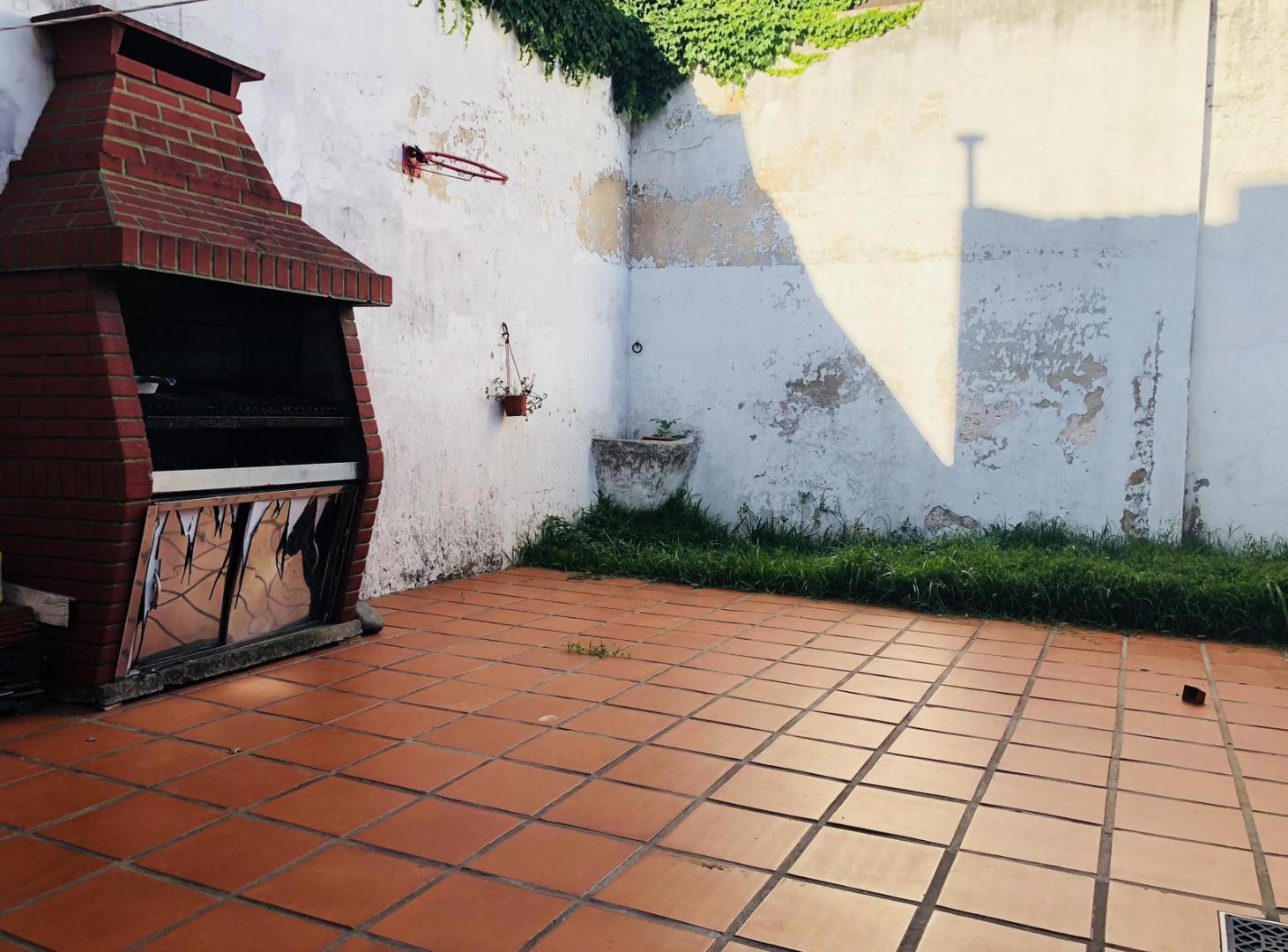 Foto de Dúplex de 3 dormitorios con jardín, parrilla y cochera para 2 autos, imagen 5