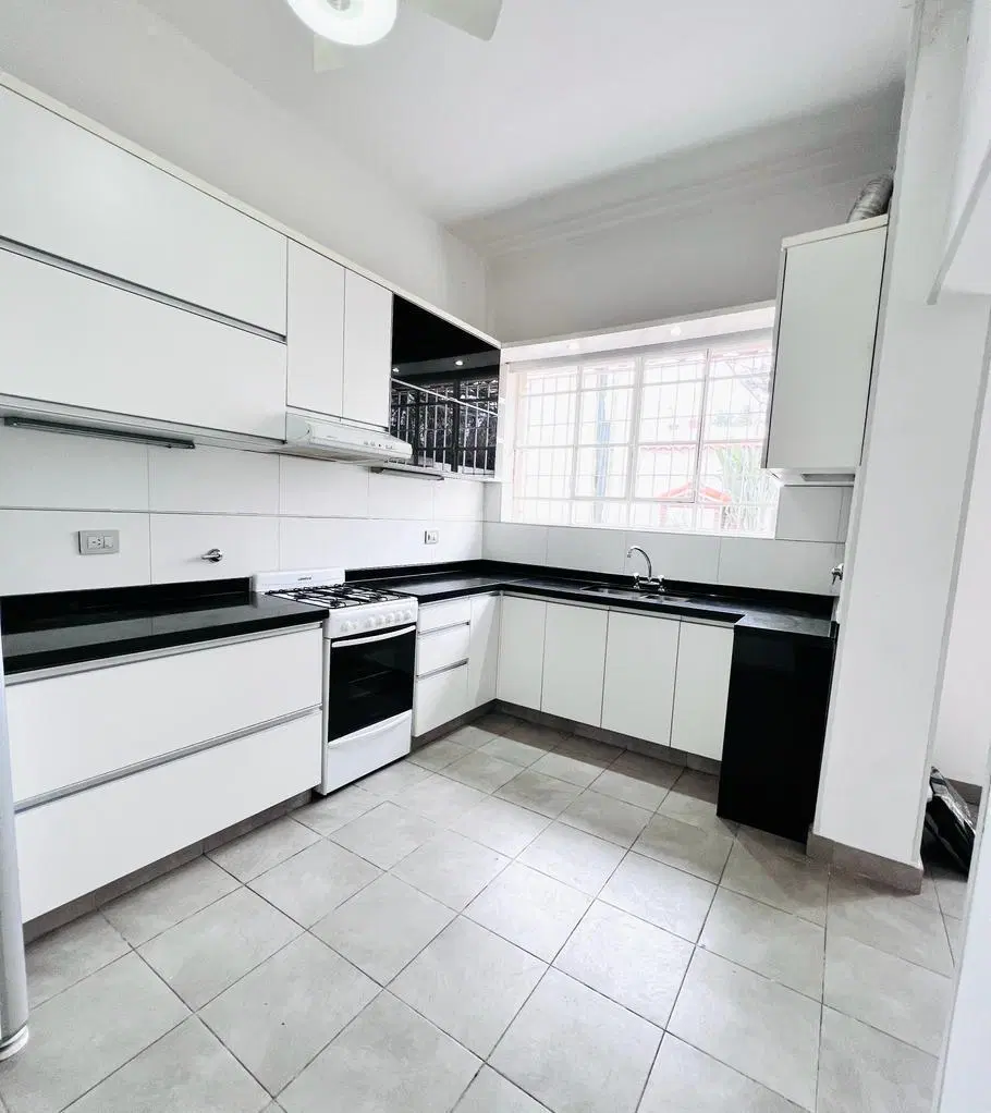 Casa en venta en barrio Ludueña 3