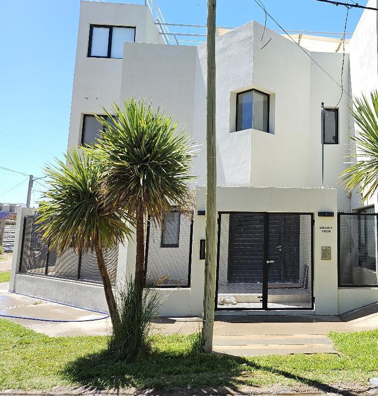 Foto de Venta - Casa Nivel premium a estrenar - Urbanización Bosch - Neuquén, imagen 2