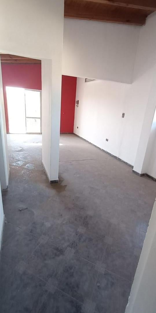 Foto de Venta de galpón con local comercial y departamento a terminar, imagen 5