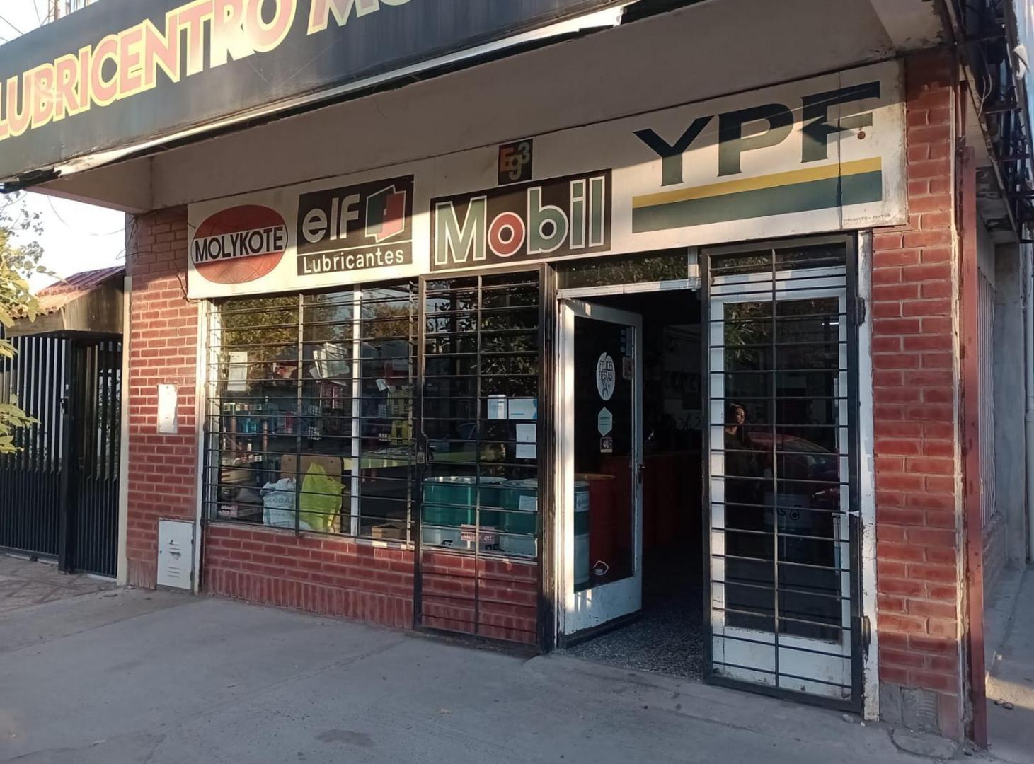 Foto de Venta de galpón con local comercial y departamento a terminar, imagen 2