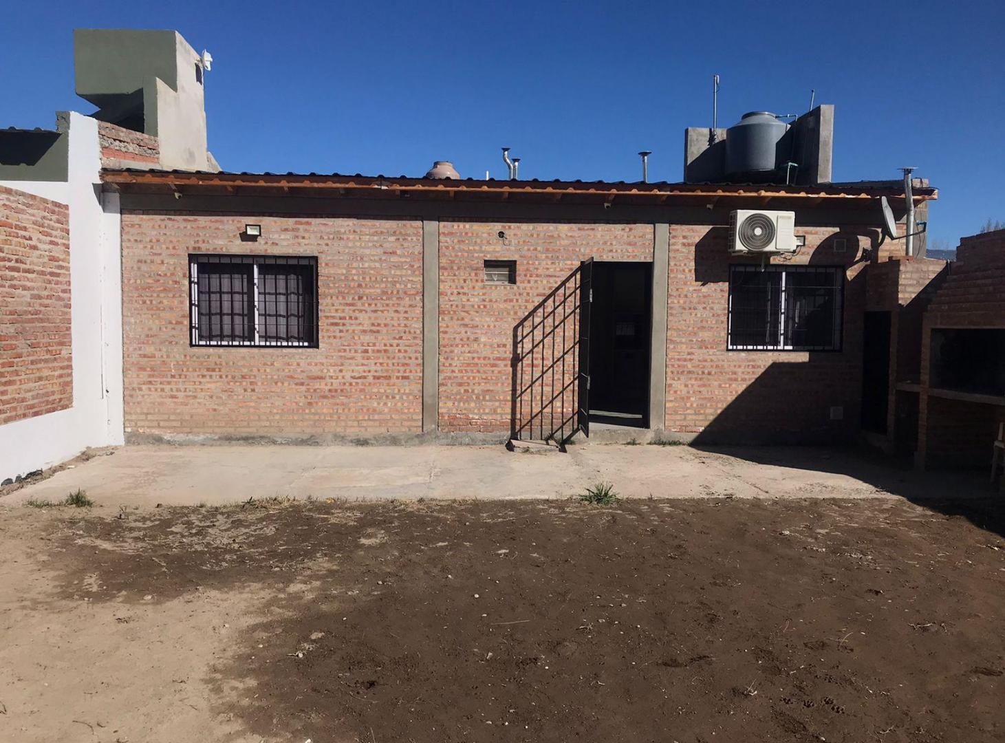 Foto de Casa en venta + quincho + pileta en B° La Encantada Plottier, imagen 3