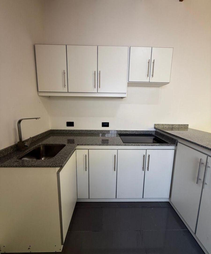 Foto de DEPARTAMENTO 2 AMBIENTES EN VENTA - MORENO CENTRO, imagen 2
