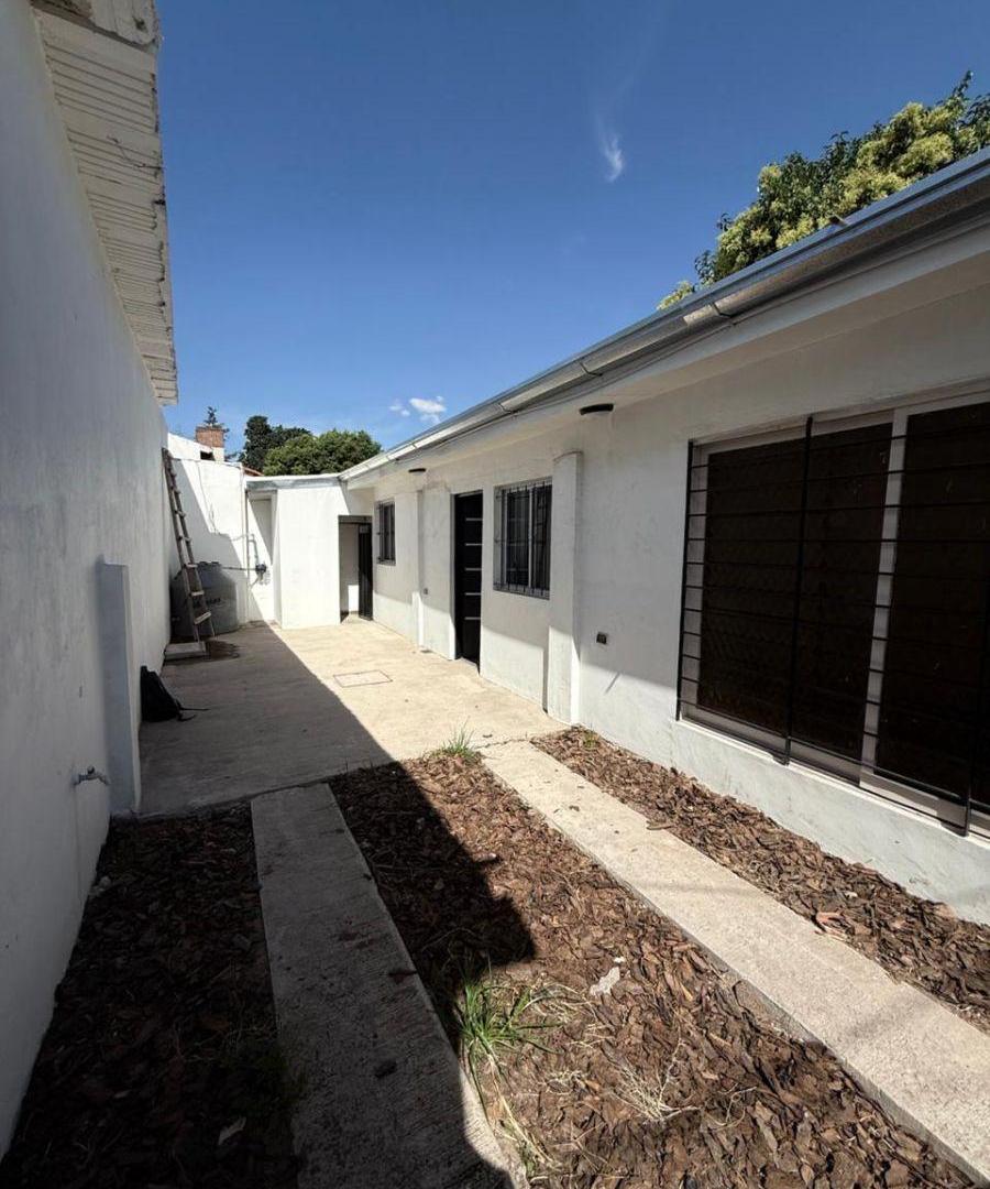 DEPARTAMENTO 2 AMBIENTES EN VENTA - MORENO CENTRO