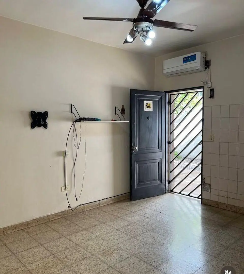 CASA 4 AMBIENTES EN VENTA - MORENO 5
