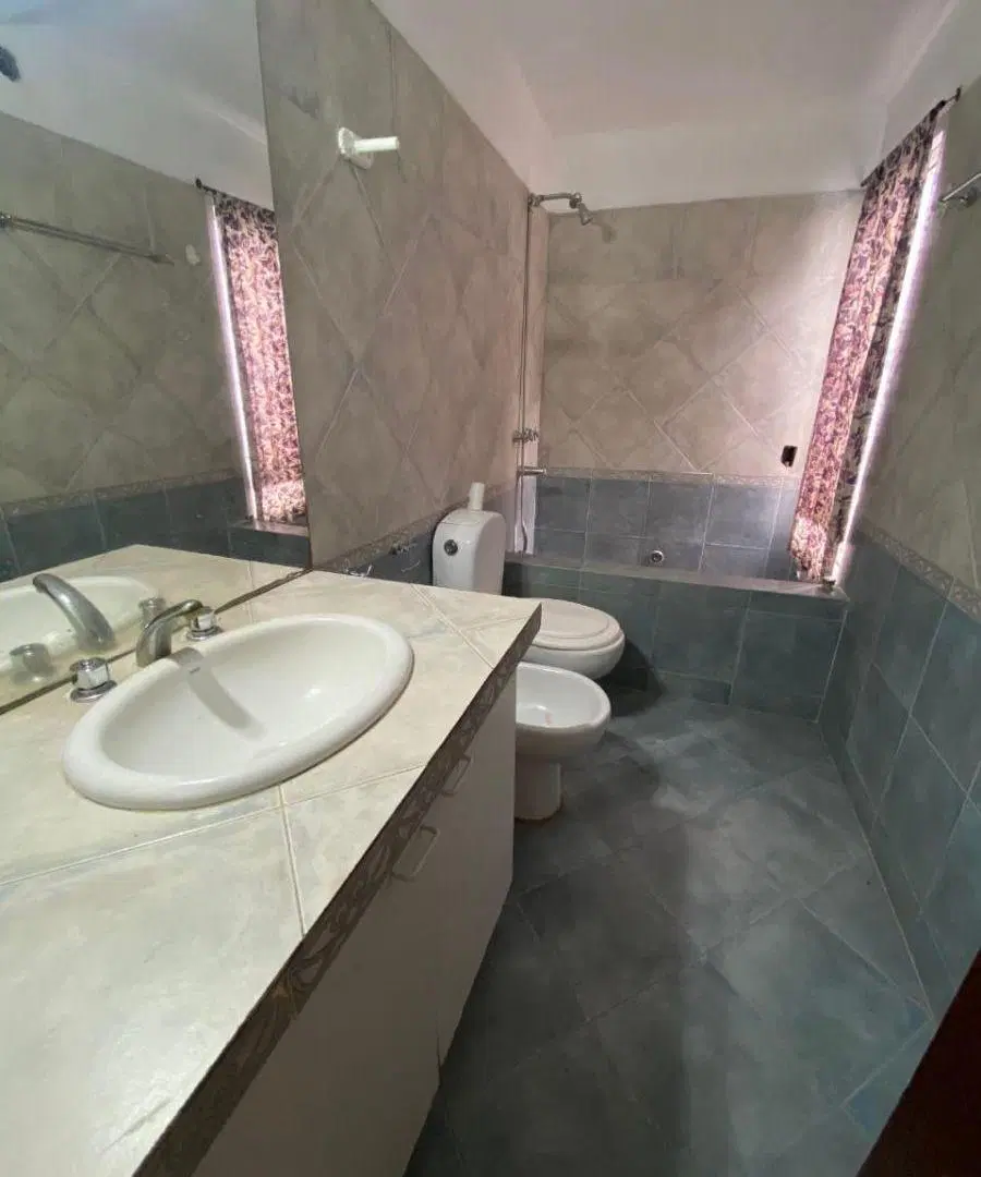 CASA TIPO PH EN ALQUILER 4 AMBIENTES - MORENO 5