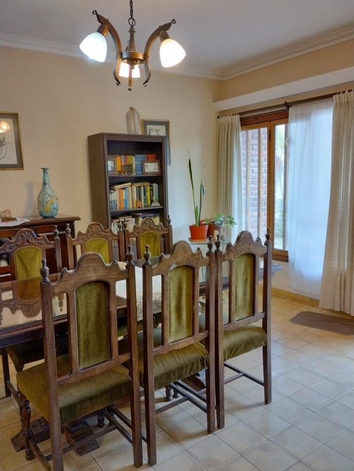 Foto de CHALET 4 AMBIENTES MAS LOCAL AL FRENTE. APTO CREDITO, imagen 1