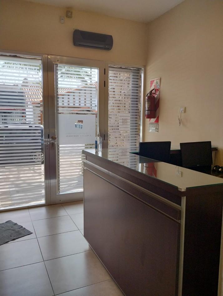 PH Tipo Chalet de 6 Ambientes en Planta Alta con Garaje, Apto Profesional y Apto Para Vivienda en Ch 1