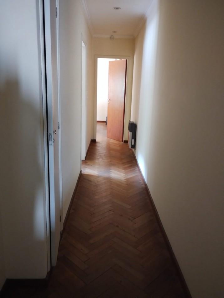 PH Tipo Chalet de 6 Ambientes en Planta Alta con Garaje, Apto Profesional y Apto Para Vivienda en Ch 4