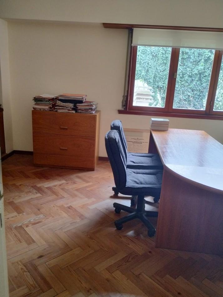 PH Tipo Chalet de 6 Ambientes en Planta Alta con Garaje, Apto Profesional y Apto Para Vivienda en Ch 3