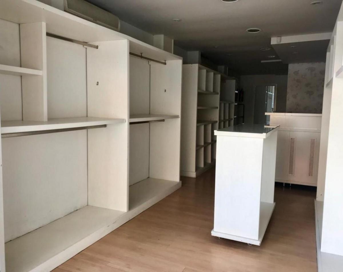 Foto de LOCAL COMERCIAL DE 138M2 EN LA PERLA VENDE, PERMUTA Y ALQUILA, imagen 5