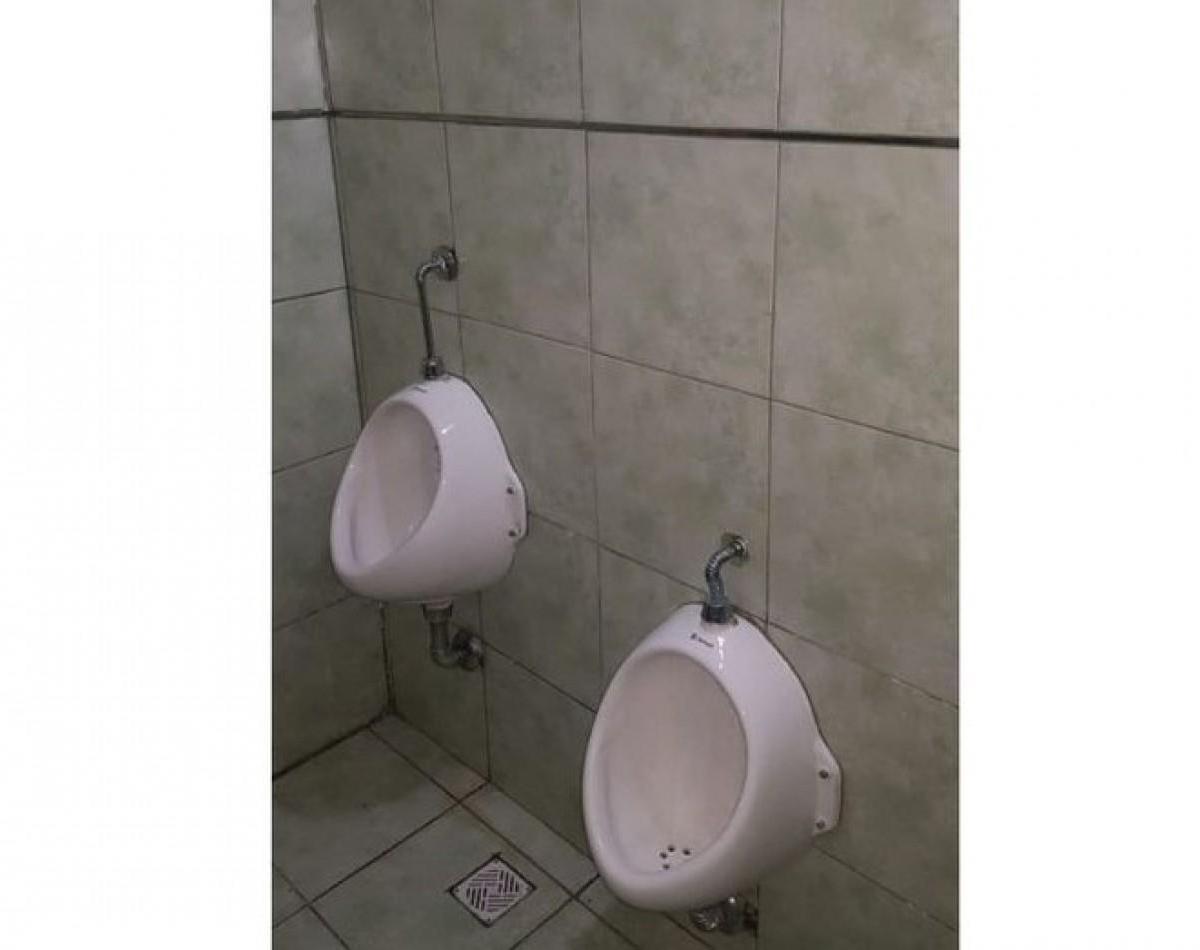 Foto de LOCAL DE 200 m2 APROXIMADAMENTE EN AVENIDA LIBERTAD Y AV. JARA, imagen 2