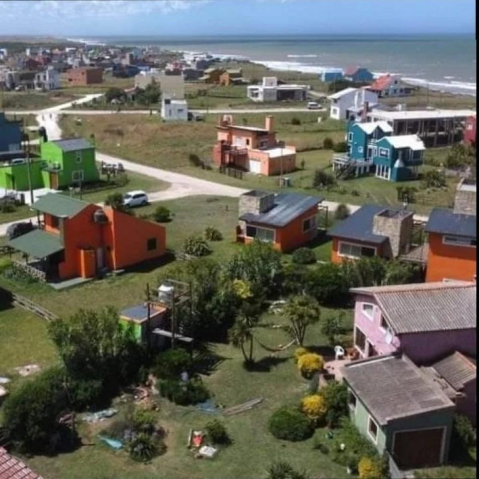 Venta Dos Cabanas en Amplio Terreno en Santa Clara del Mar 1