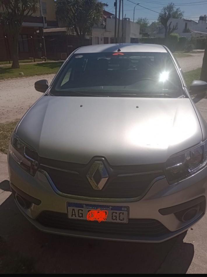 Vehiculo Renault Logan Habilitado Para Remis con Licencia Incluida Vende o Permuta 2