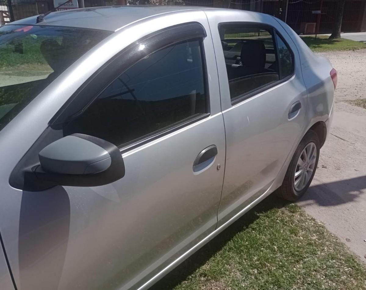 Vehiculo Renault Logan Habilitado Para Remis con Licencia Incluida Vende o Permuta 5