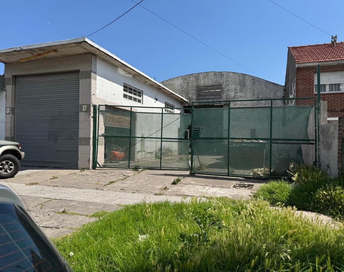 Galpon con Local a La Calle en Alberti Al 6500 1