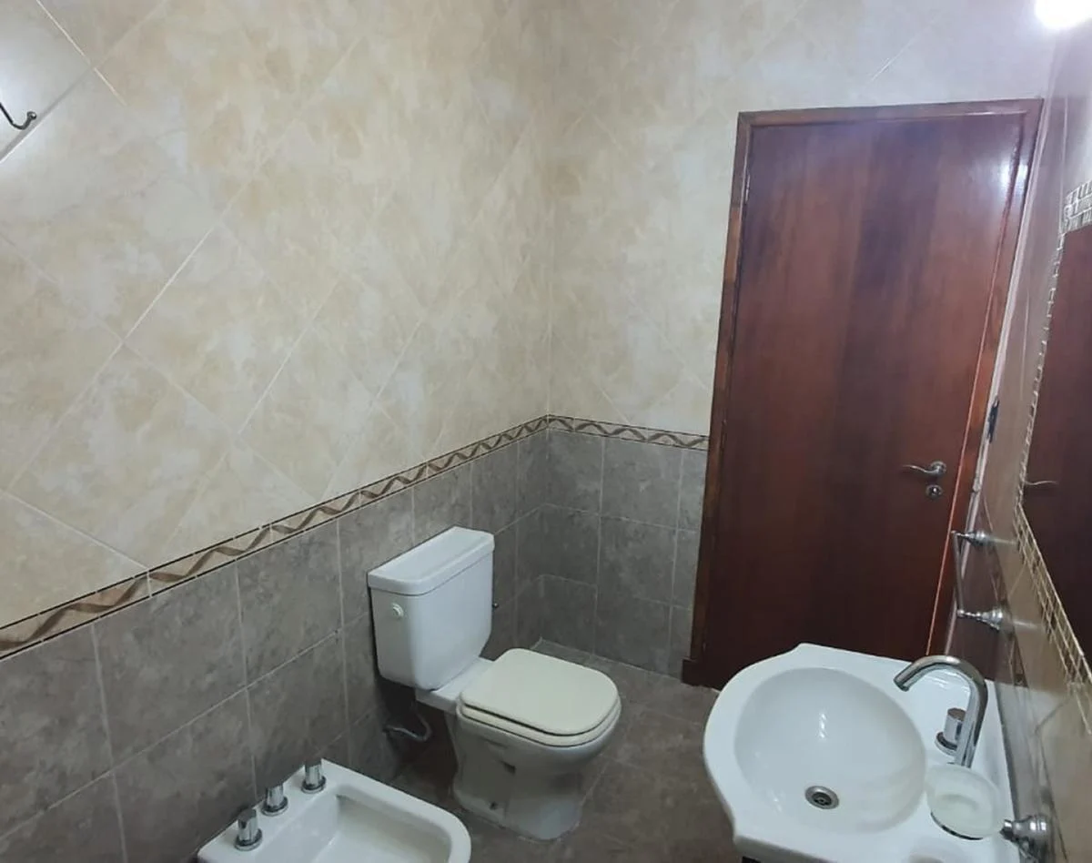 Casa 4 Ambientes con Parque y Garaje en Miramar 4