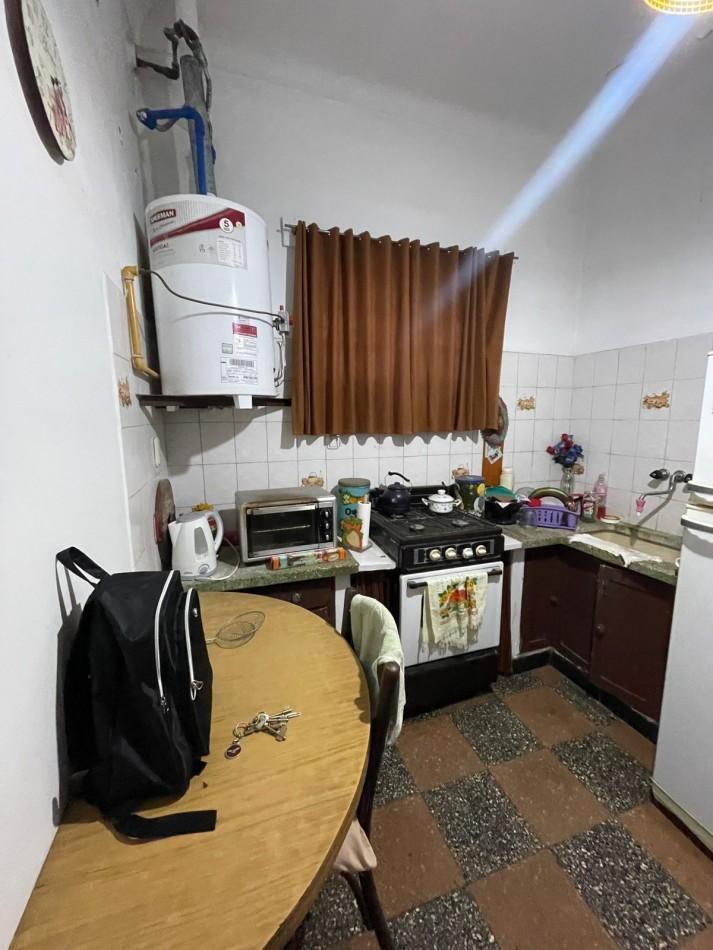 Foto de PH DE 2 AMB CON PATIO EN PLANTA BAJA POR PASILLO EN PROCESO DE RECICLADO, imagen 4