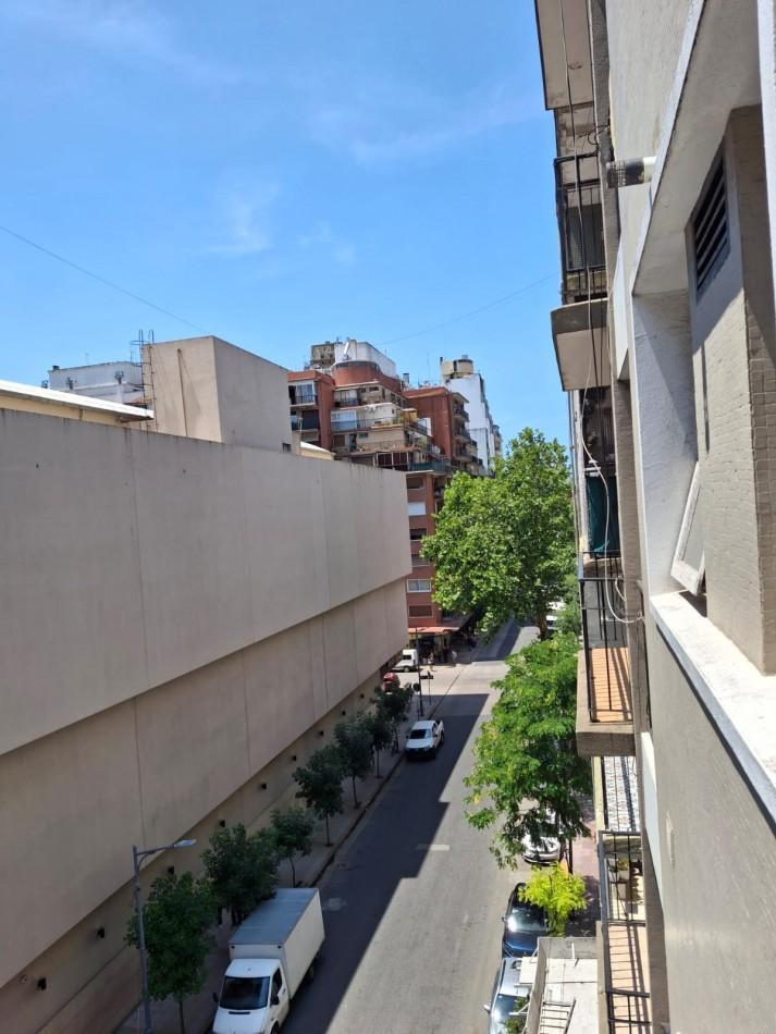 Foto de DEPARTAMENTO 1 AMBIENTE CON BALCON FRANCES EN PLAZA COLON, imagen 4