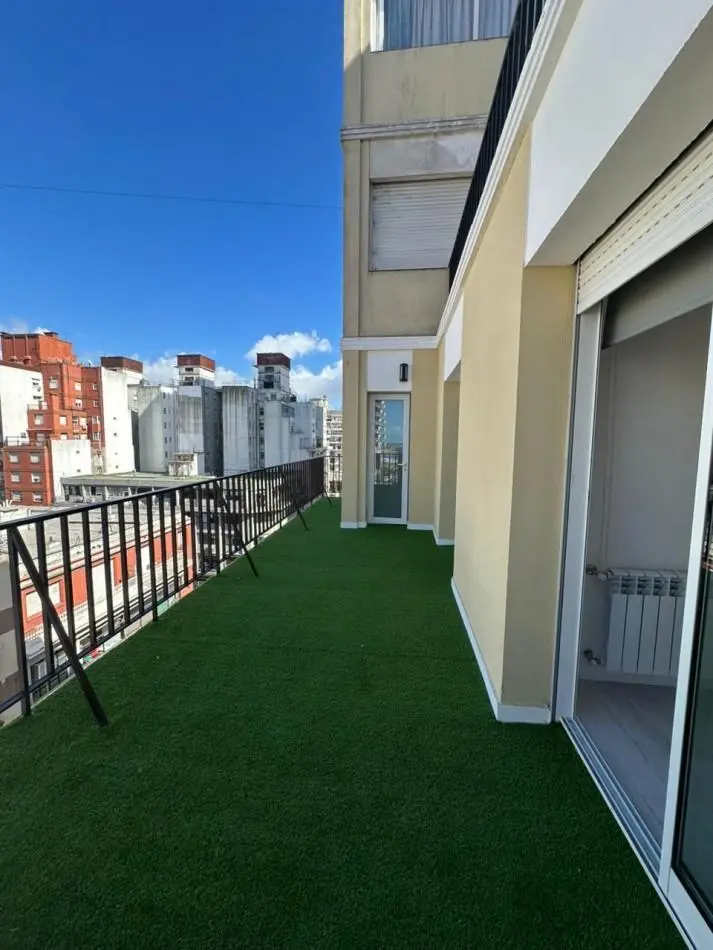 DEPARTAMENTO 4 AMB A LA CALLE CON BALCON, TERRAZA, DEPENDENCIA Y VISTA LATERAL AL MAR 2