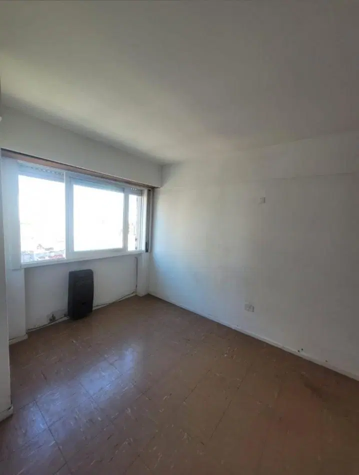 DEPARTAMENTO 2 AMBIENTES TODO EXTERNO CON VENTANA A LA CALLE EN ESTADO ORIGINAL EN ALDREY 5