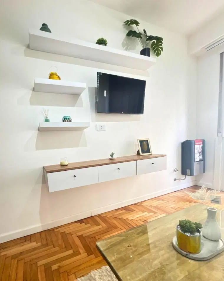 DEPARTAMENTO 2 AMBIENTES AL FRENTE CON DEPENDENCIA, BALCON Y VISTA A PLAZA COLON 8