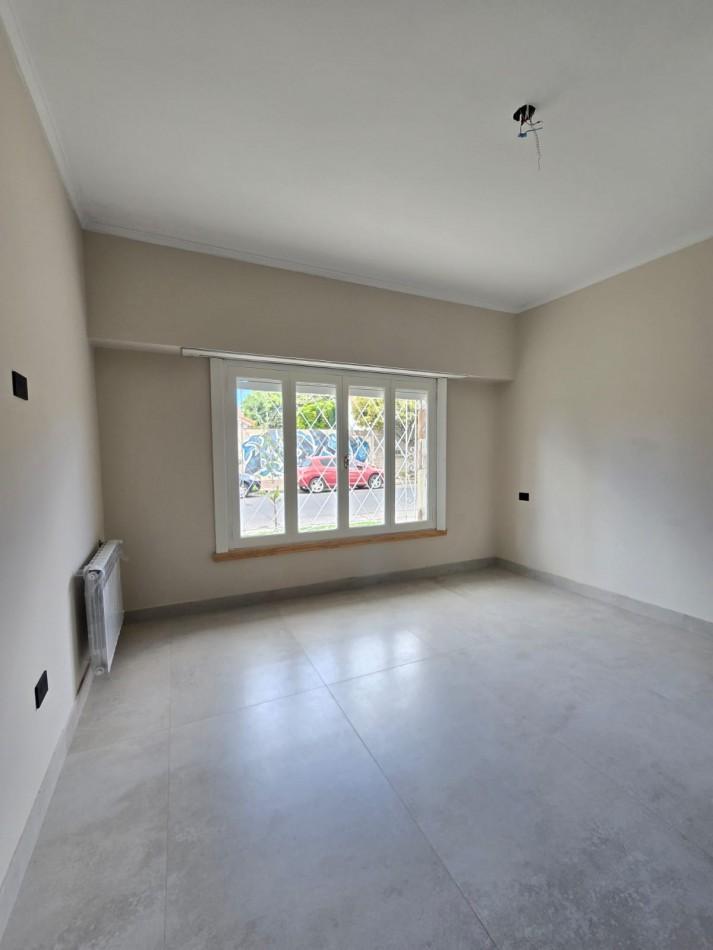 Foto de CHALET 3 AMBIENTES RECICLADO A NUEVO CON GARAJE Y PATIO EN BARRIO SAN, imagen 4