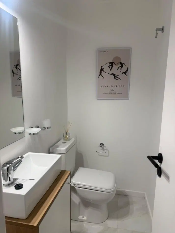 DEPARTAMENTO 3 AMBIENTES CON BALCON CORRIDO A LA CALLE Y COCHERA EN ALDREY 1