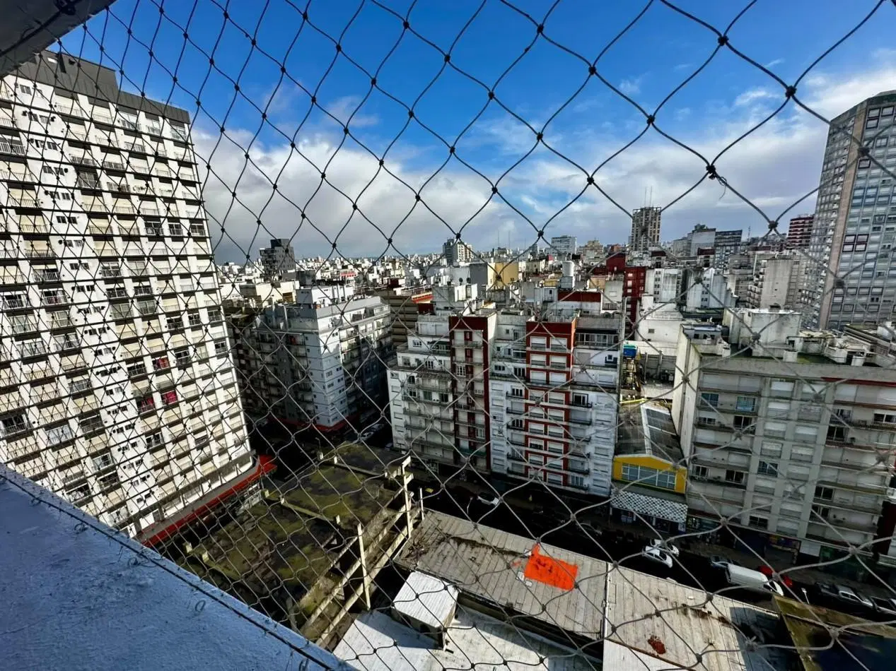 DEPARTAMENTO 2 AMB AL CONTRAFRENTE ABIERTO CON COCHERA EN EDIFICIO BRISTOL CENTRO 2