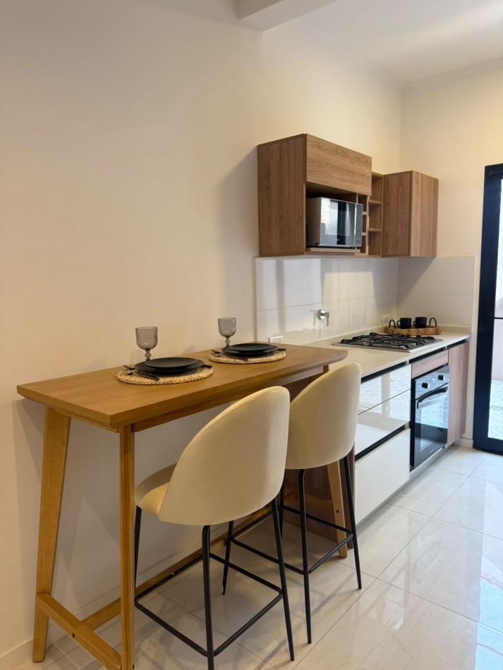 Foto de CHALET DE 4 AMBIENTES EN DOS PLANTAS CON GARAJE EN LA PERLA, A 50 METROS DE PLAZA ESPAÑA, imagen 4