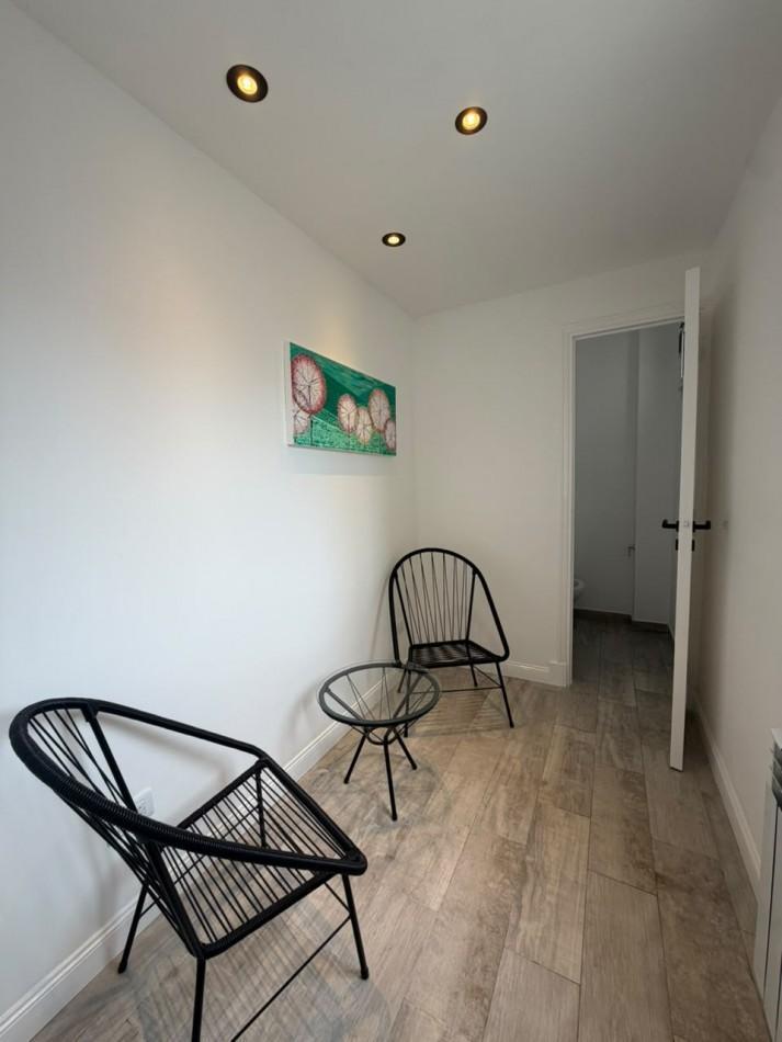 Foto de DEPARTAMENTO 2 AMBIENTES CON DEPENDENCIA Y BALCON SALIENTE A LA CALLE, imagen 1