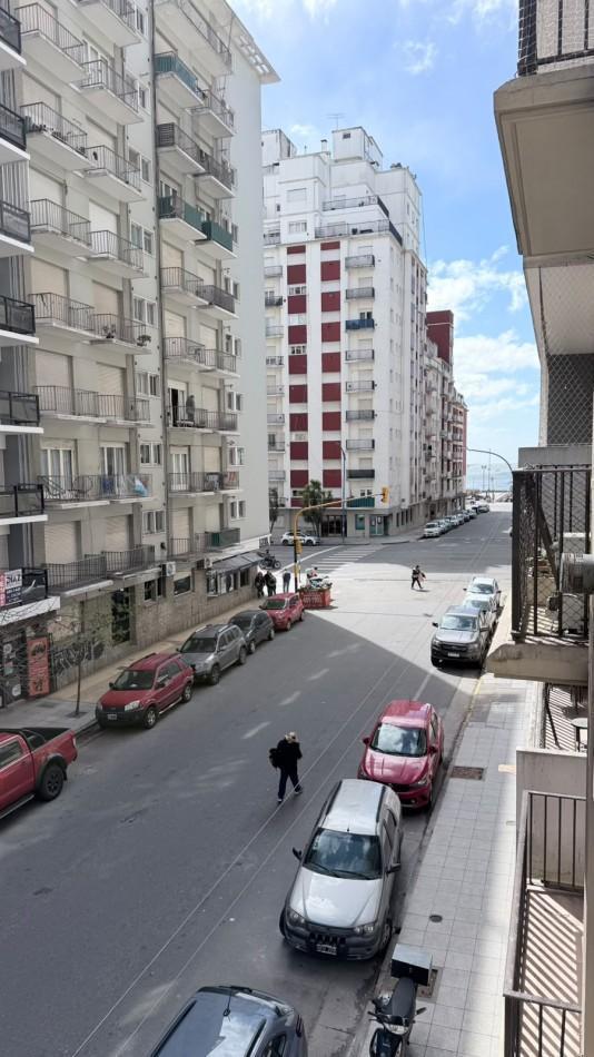 Foto de DEPARTAMENTO 1 AMB A LA CALLE CON BALCON SALIENTE Y VISTA LATERAL AL, imagen 2