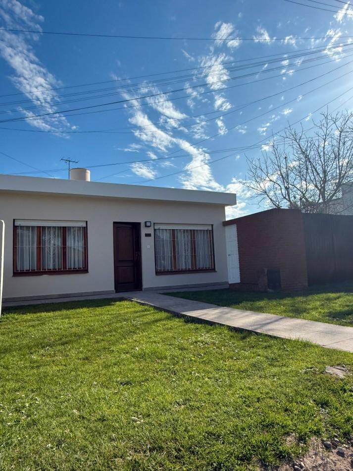 Foto de CASA AMERICANA DE 3 AMBIENTES EN EL BARRIO EL GAUCHO VENDE Y PERMUTA, imagen 2