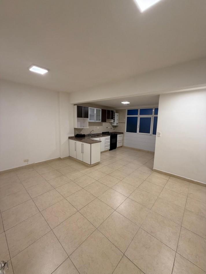 Foto de DEPARTAMENTO INVERTIDO DE 2 AMBIENTES A LA CALLE CON DEPENDENCIA EN, imagen 4