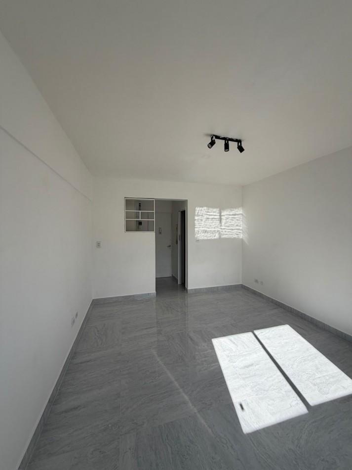 Foto de DEPARTAMENTO 1 AMBIENTE INTERNO RECICLADO EN PLAZA MITRE, imagen 5
