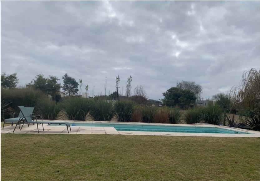 Casa en Venta Country La Santina 4 Dorm. 2