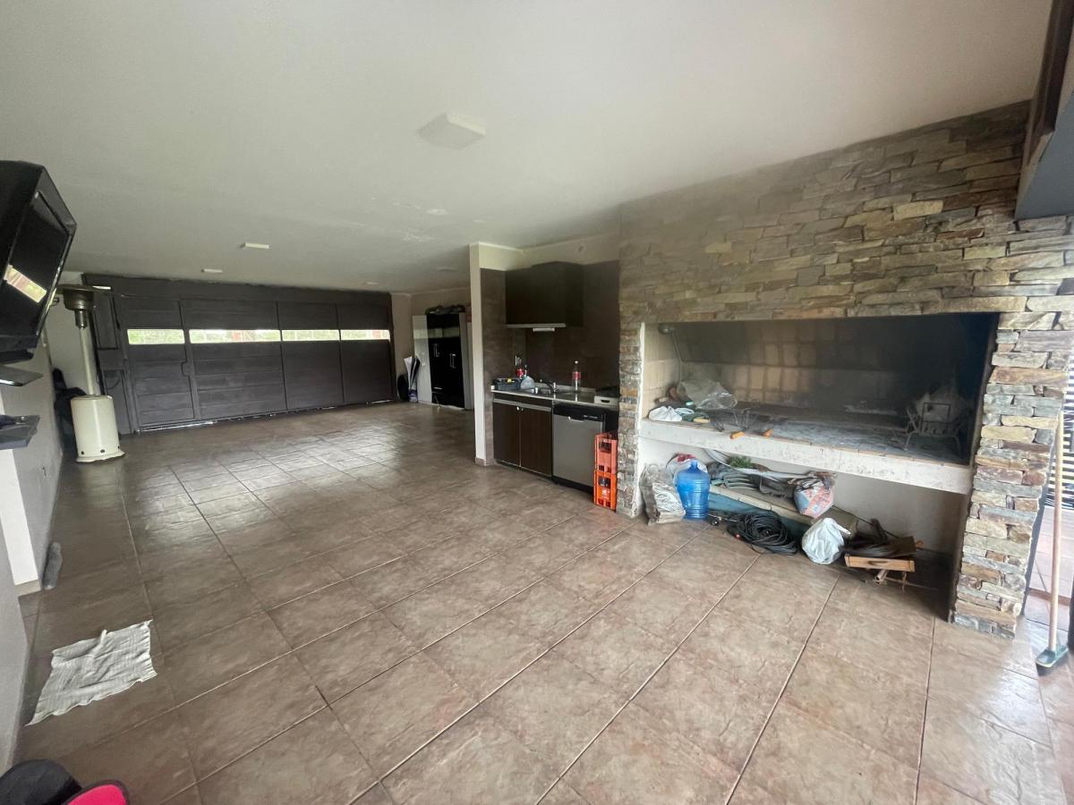 Fincas Dos Casa en Venta con Pileta 2
